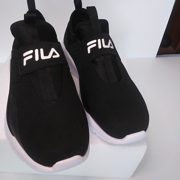 Ladies Athletic  Fila Slip-on Sneakers - Picture 5 of 7